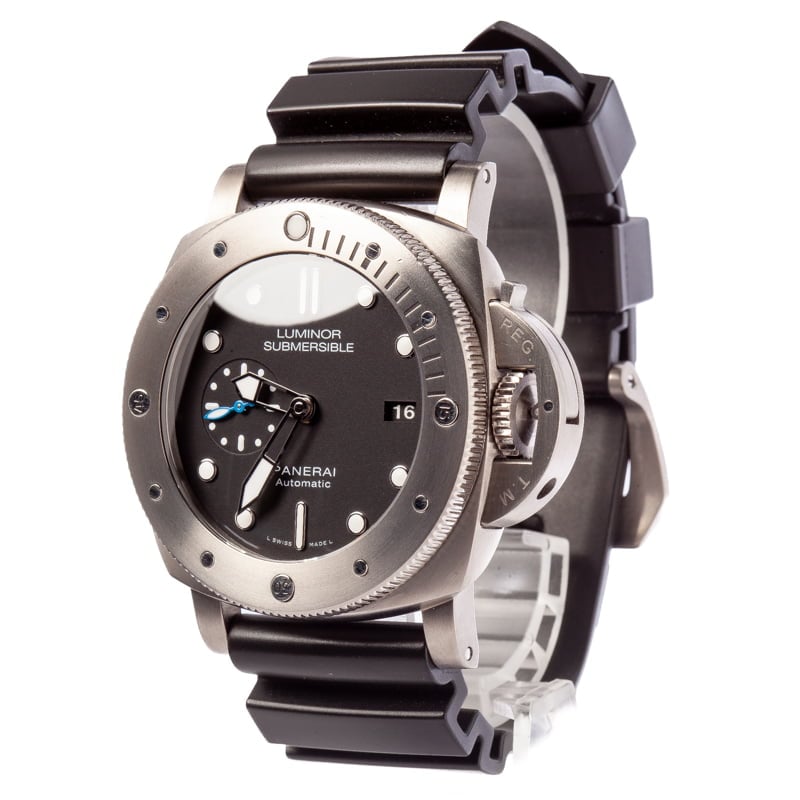 Panerai Submersible 42mm PAM01305 PAM01305 detail view