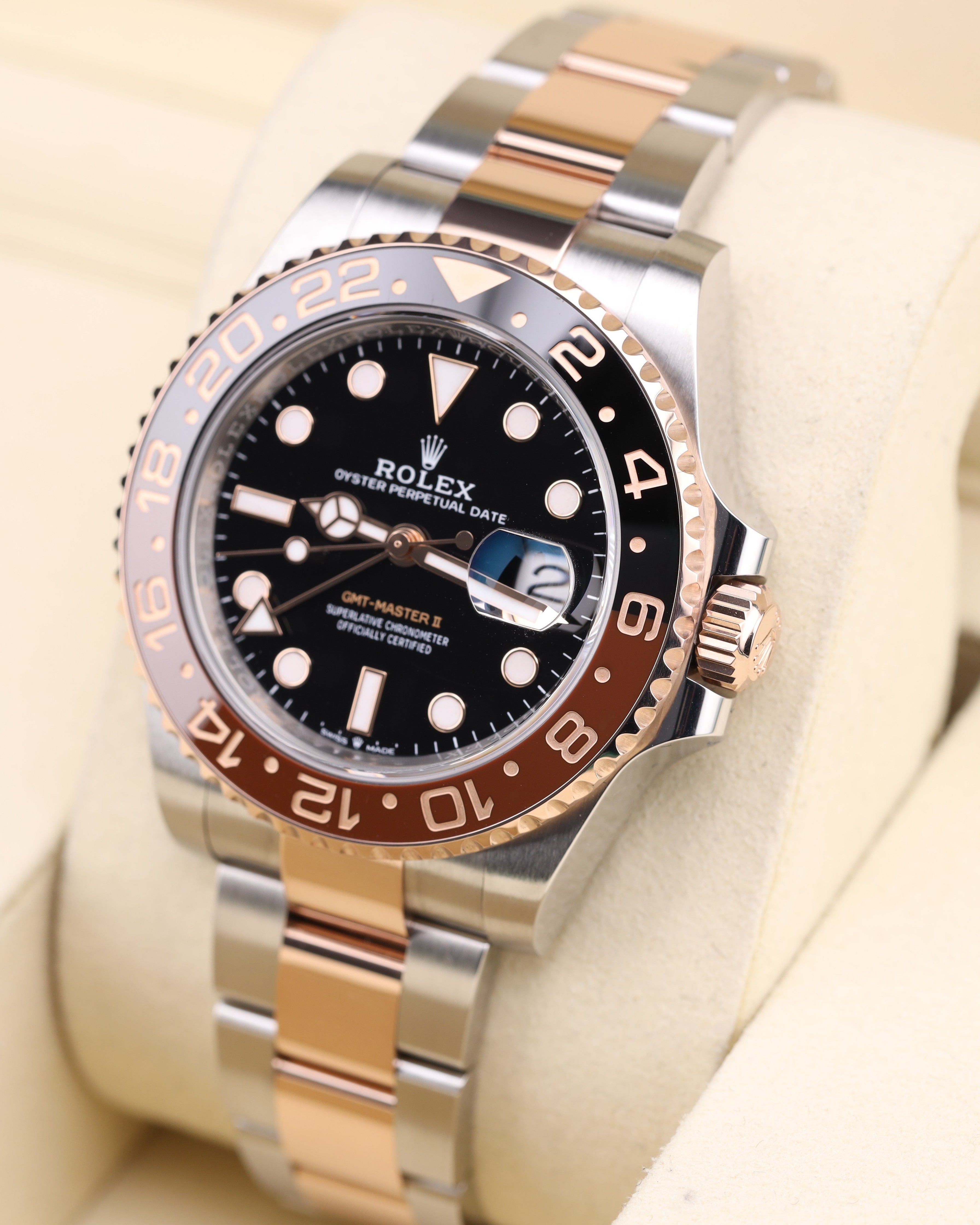 Rolex GMT-Master II Rootbeer 126711CHNR detail view
