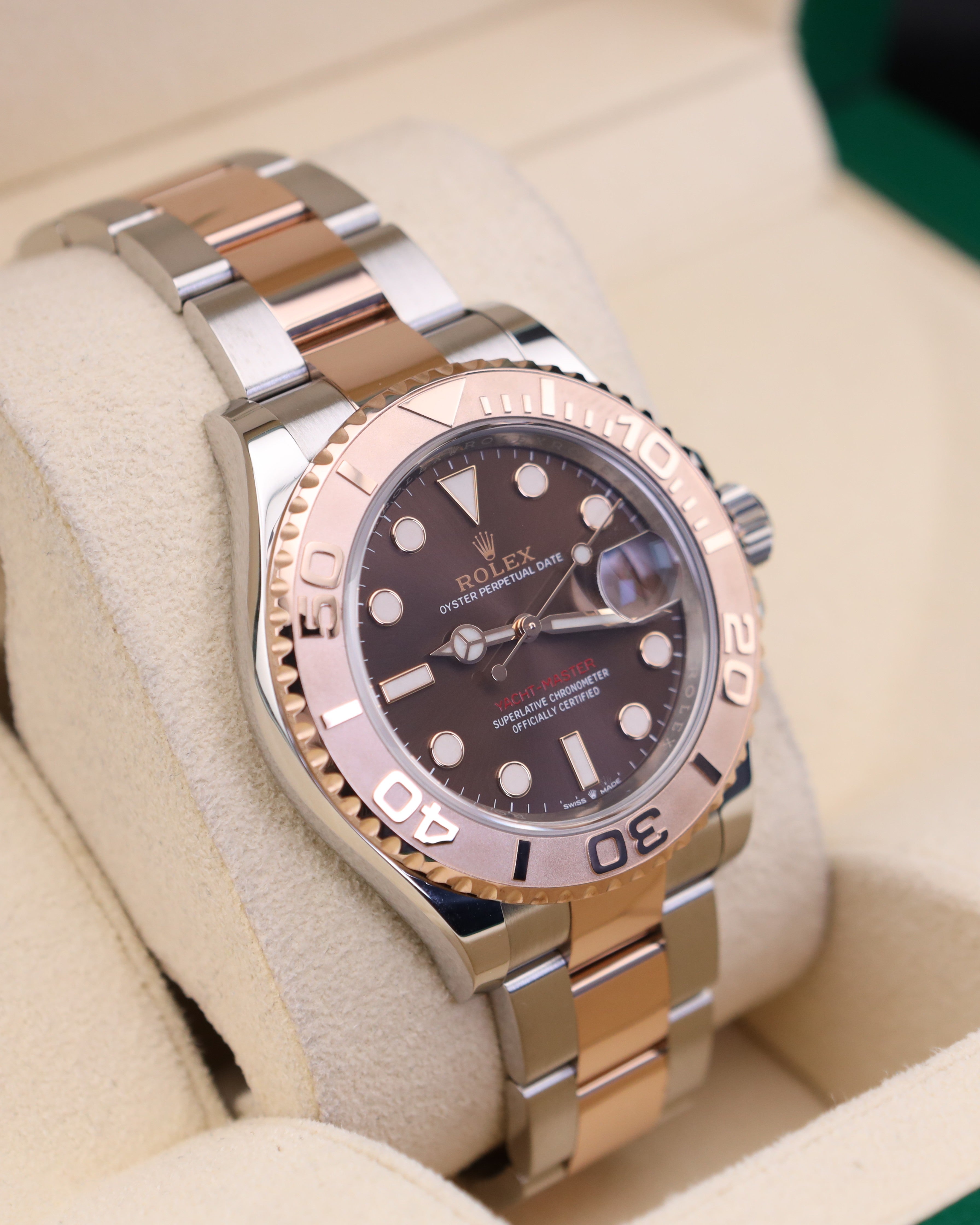 Rolex Yacht-Master 40 Chocolate Dial Rose Gold Two Tone 126621 detail view