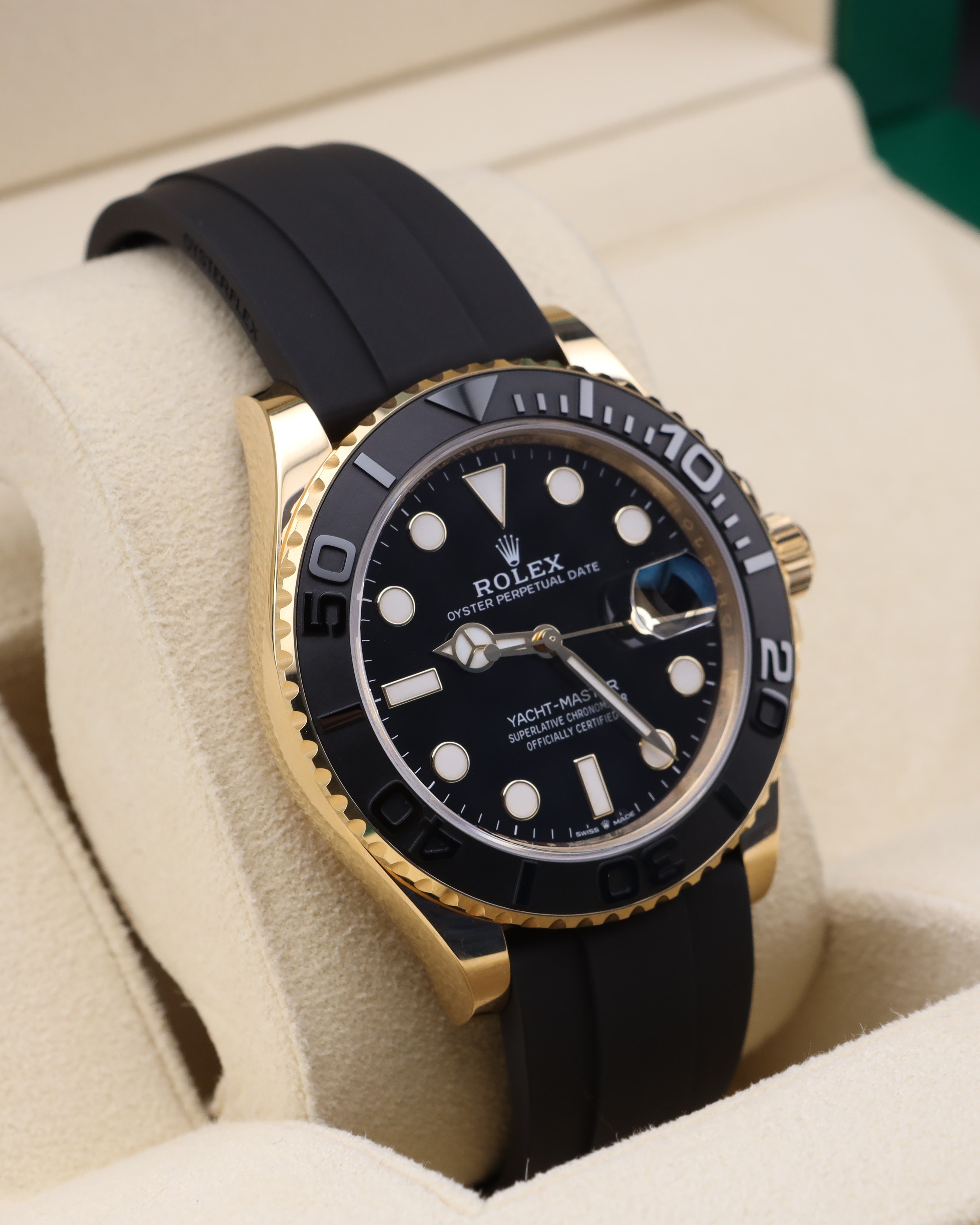 Rolex Yacht-Master 42 Yellow Gold Black 226658 detail view