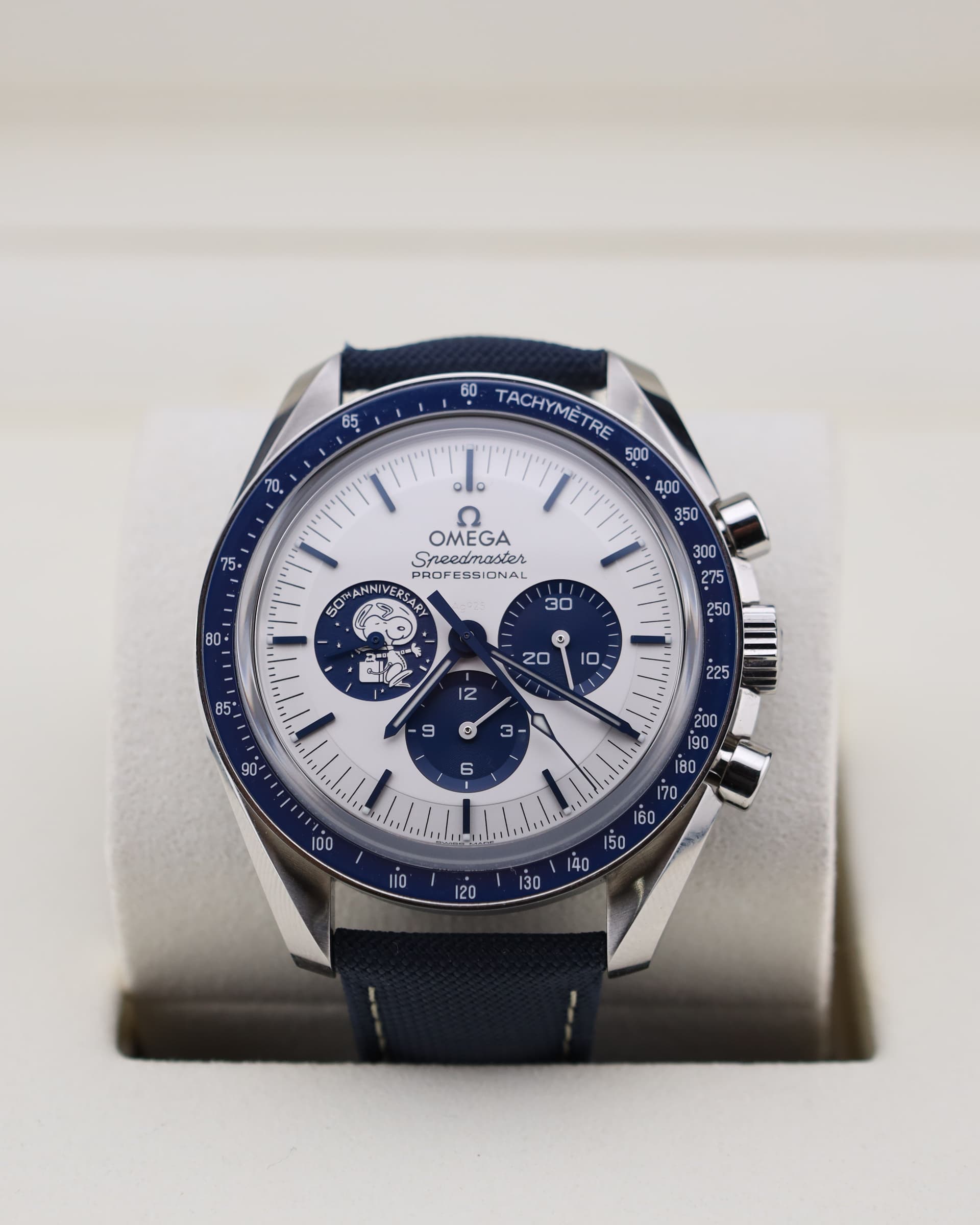 Omega Speedmaster Silver Snoopy Award 50th Anniversary 310.32.42.50.02.001 — photo 1