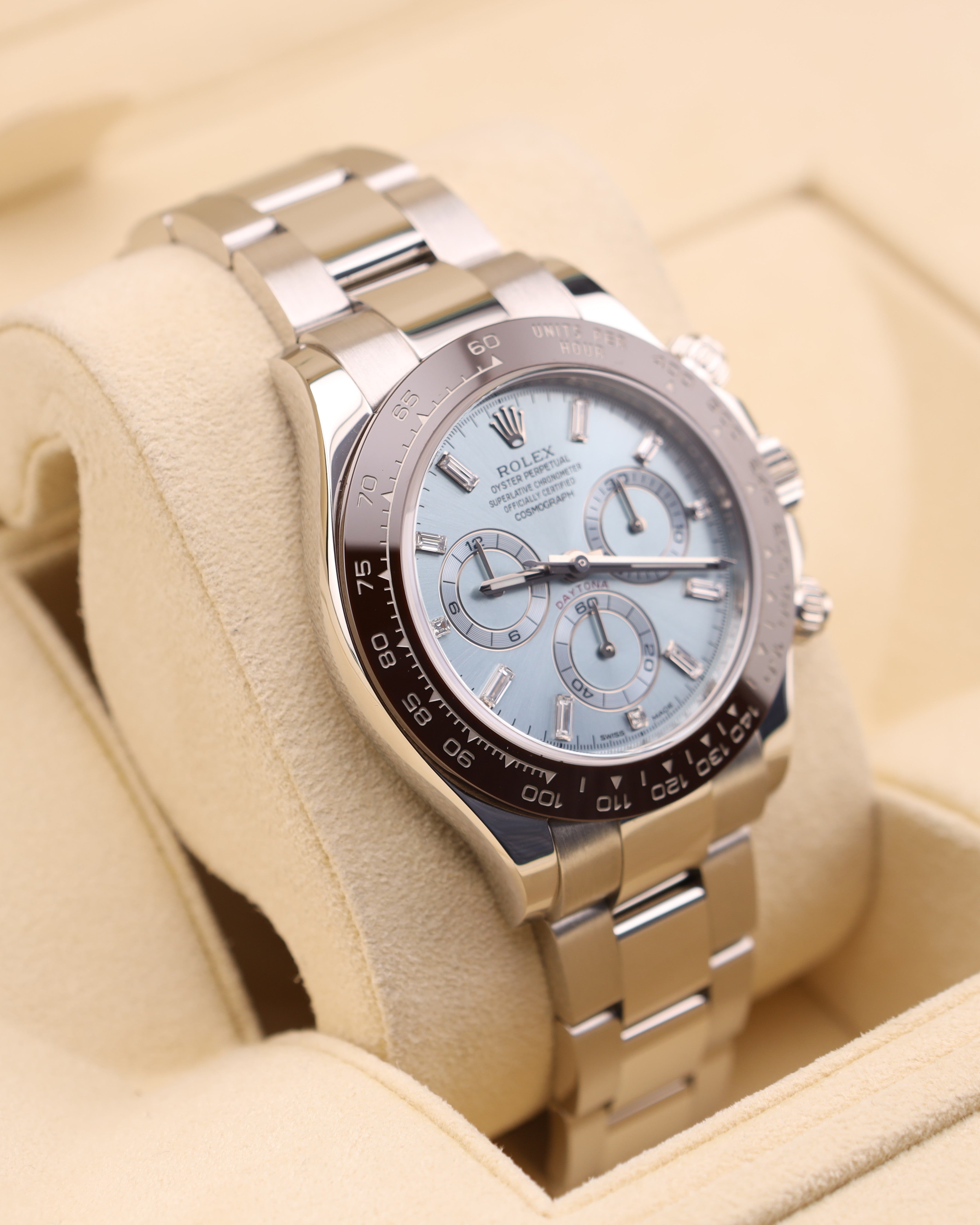 Rolex Daytona Platinum Ice Blue Platona 116506 detail view