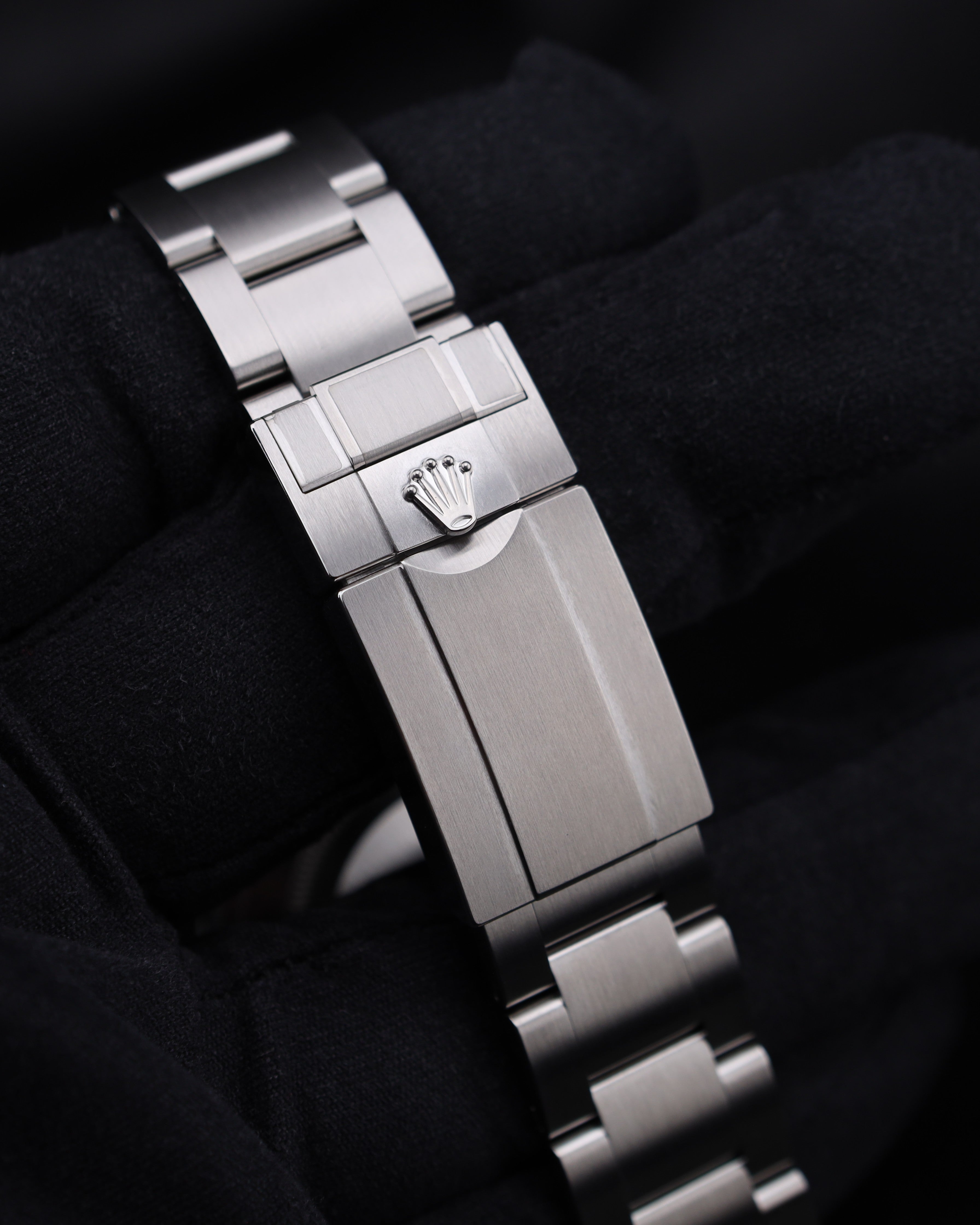 Rolex Explorer 40 Black Dial 224270 detail view