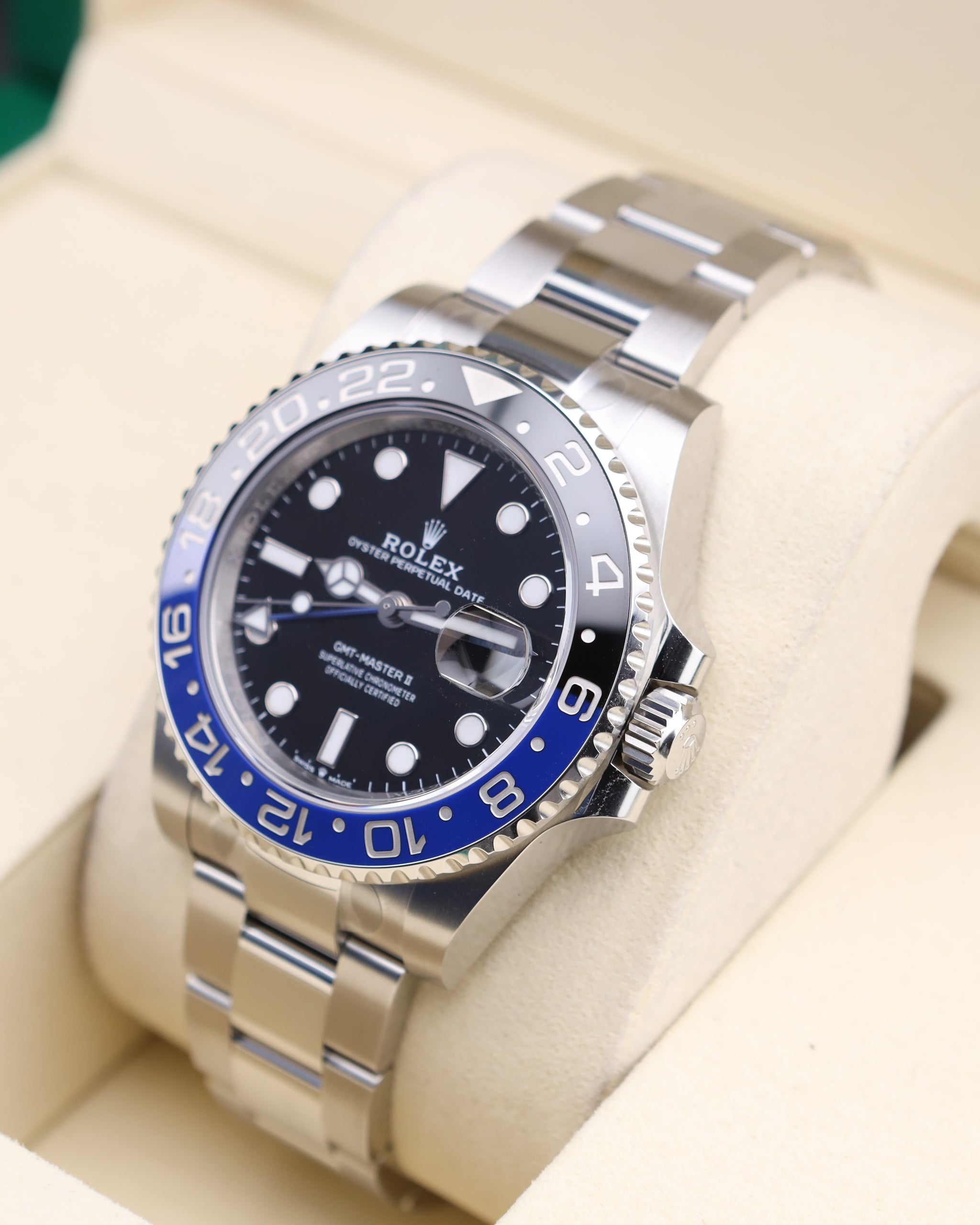 Rolex GMT-Master II Batman Oyster 126710BLNR detail view
