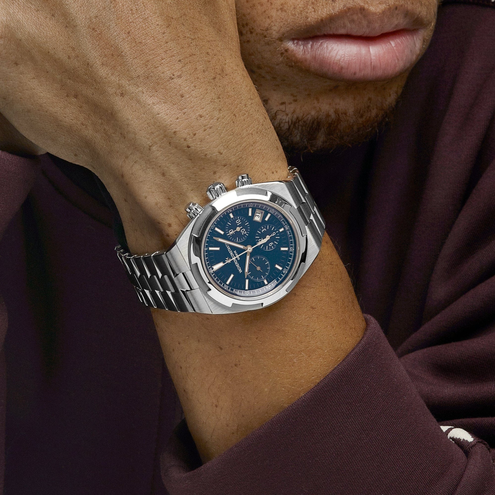 Vacheron Constantin Overseas Chronograph 42.5mm 5500V/110A-B148 detail view